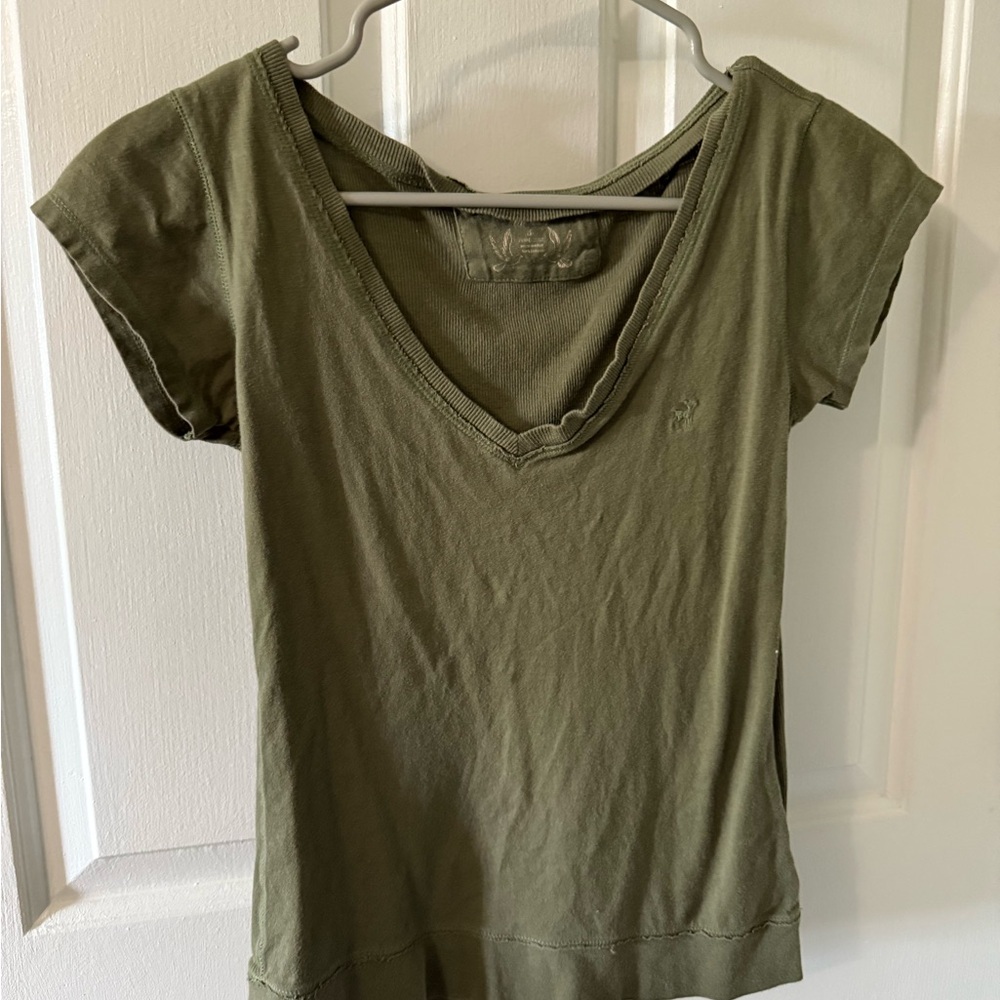 Old Navy Olive Short Sleeve V-Neck Tee